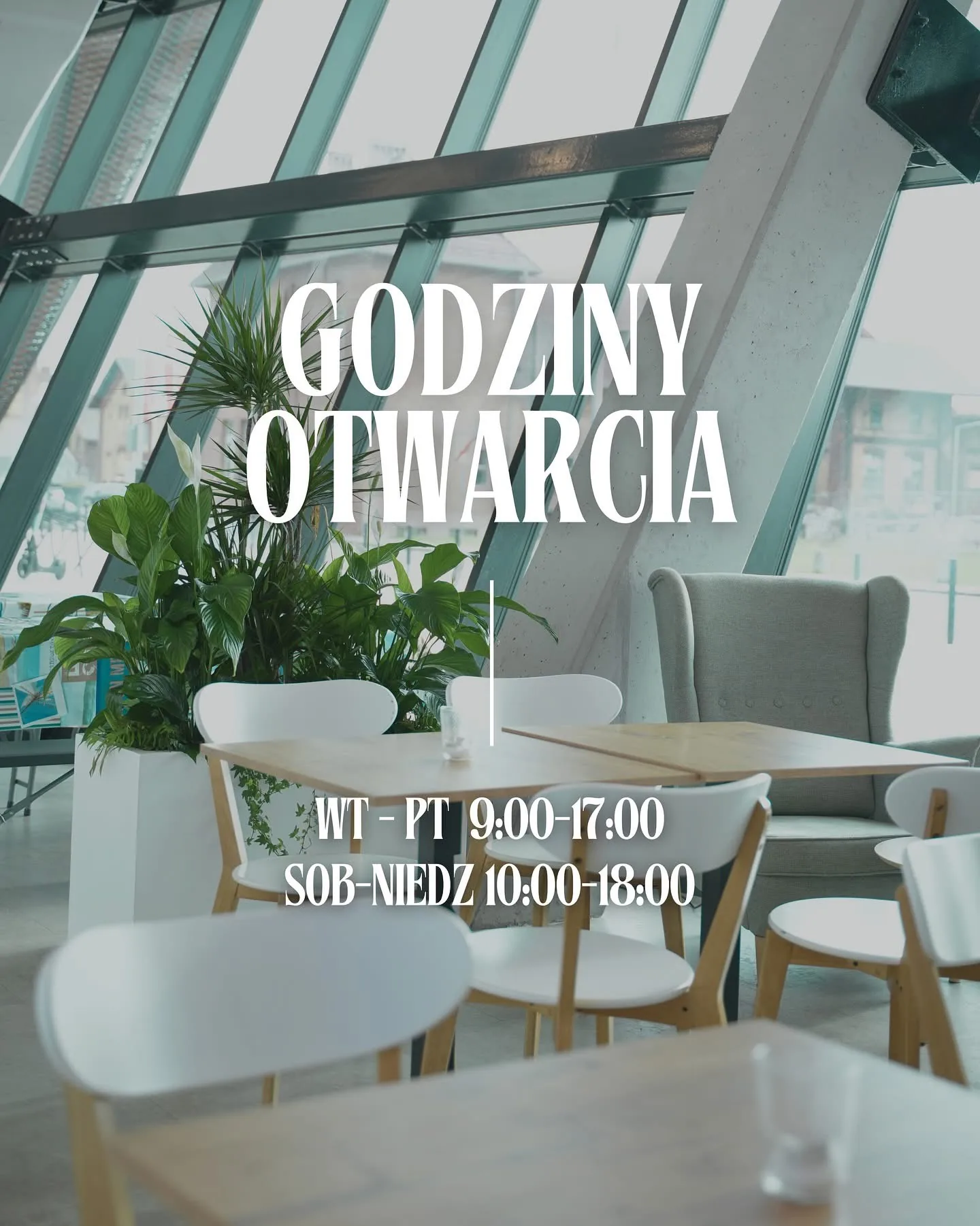 Bistro by Emilio Szczecin — plakat z godzinami otwarcia bistro