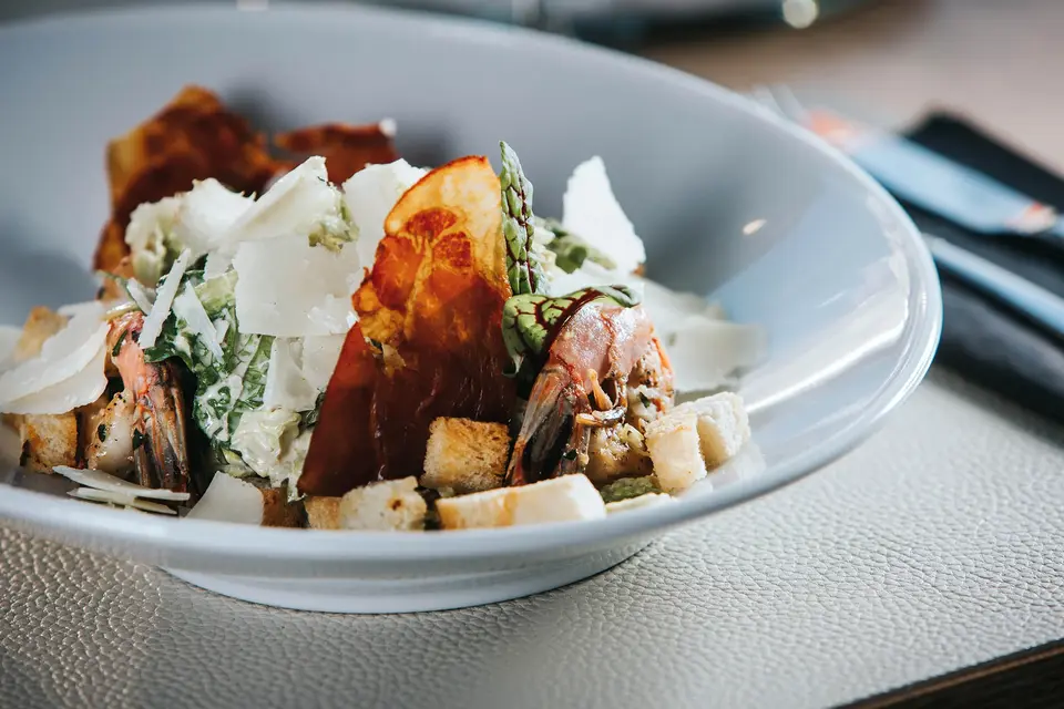 Świece i wino w Restauracji Emilio — romantyczna kolacja Szczecin